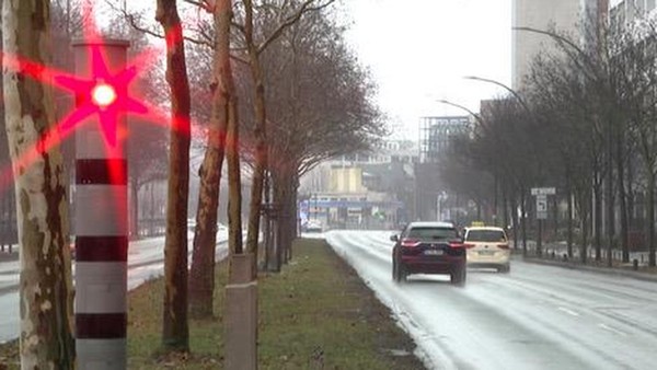 Vorsicht, fieser Blitzer! Warum hier kein erfahrener Pendler mit Foto rechnet
