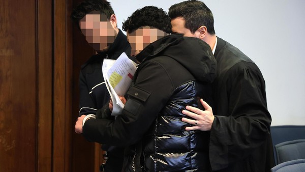 Mit 161 durch Dortmund: 18-Jähriger ohne Führerschein fährt Familienvater tot