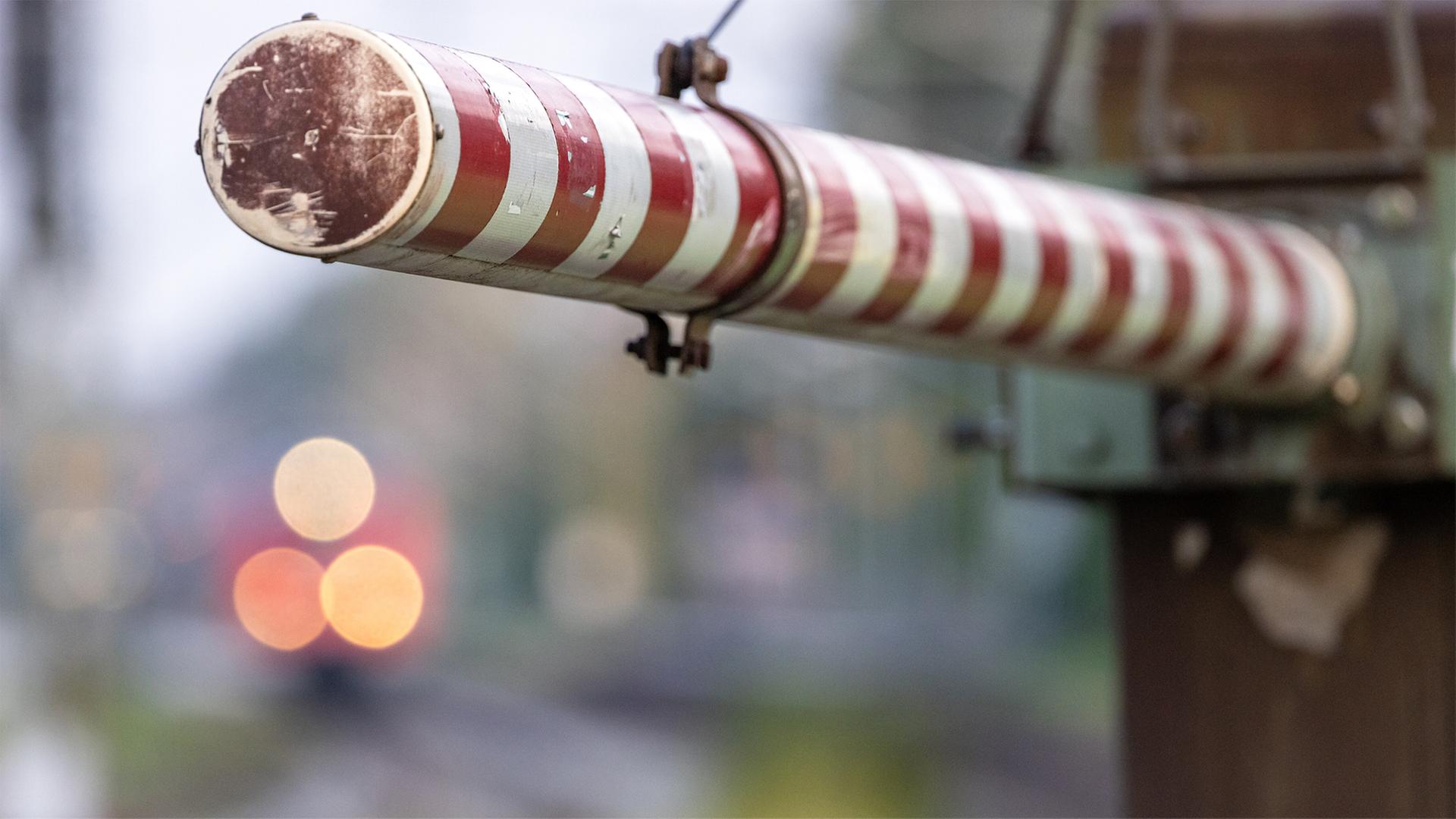 Tödlicher Bahn-Unfall in Glückstadt: Radfahrer erfasst