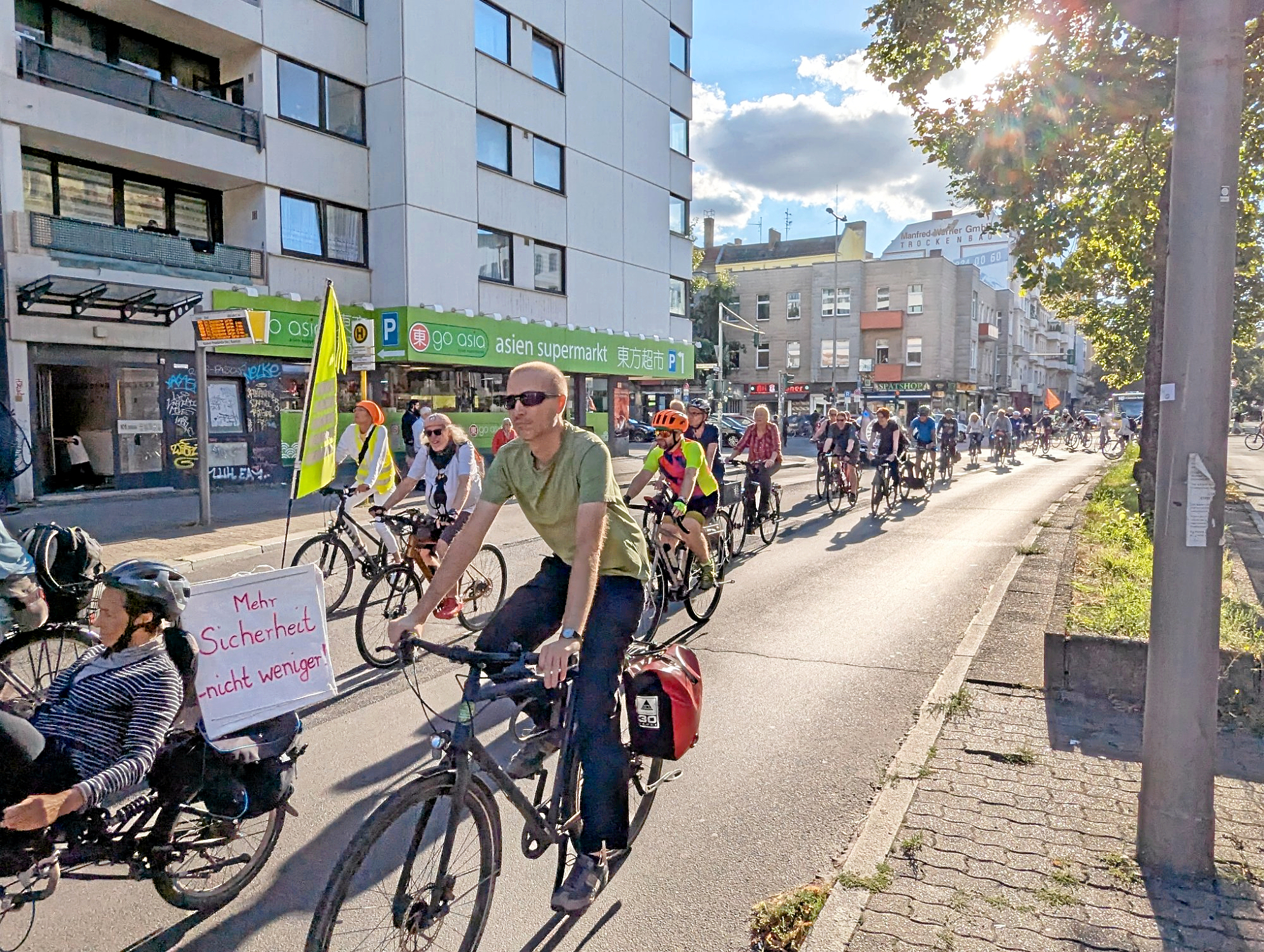 Mobilitätswende | Berlin: Kampf um den bedrohten Radweg auf der Kantstraße