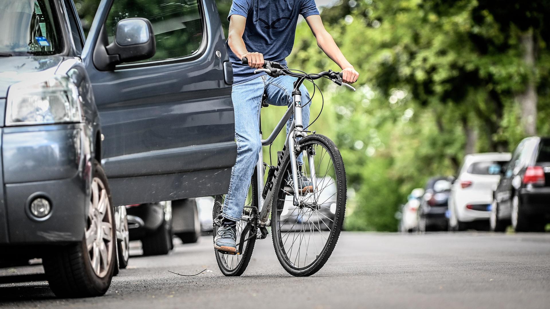 Nach Dooring-Unfall in Eidelstedt: Radfahrer gestorben