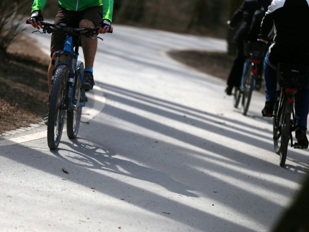 Harlaching: Polizei kontrolliert Radler auf dem Isarradweg
