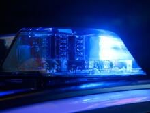 21-Jähriger wurden mehrere Zähne ausgeschlagen: Frauen in Berlin-Kaulsdorf von Personengruppe angegriffen
