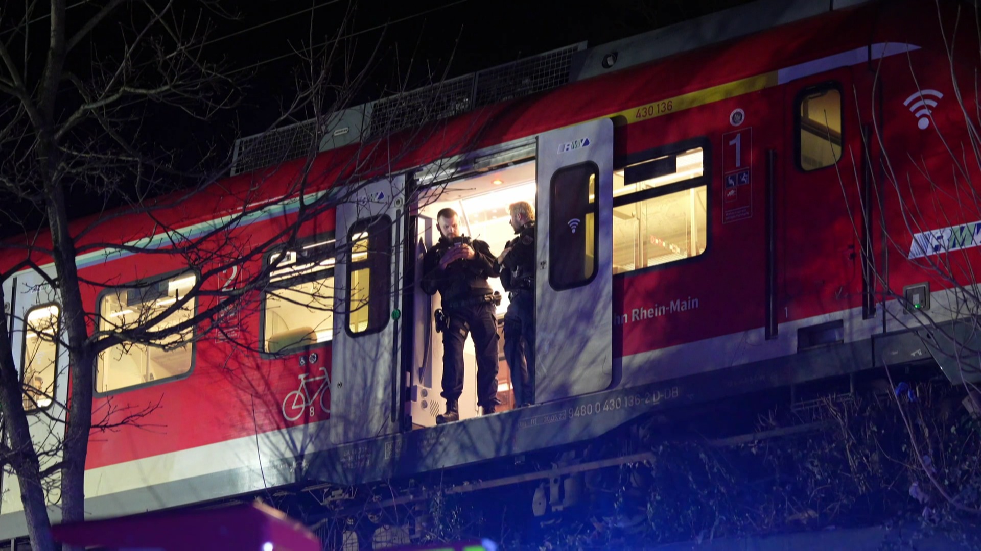 Unfall an Mainzer Bahnhof: 19-Jähriger am Römischen Theater von Zug erfasst