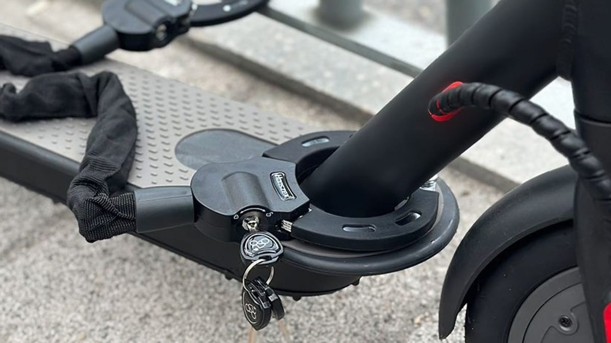 Amazon-Angebot: Kettenschloss mit Tasche sichert E-Scooter und Fahrrad