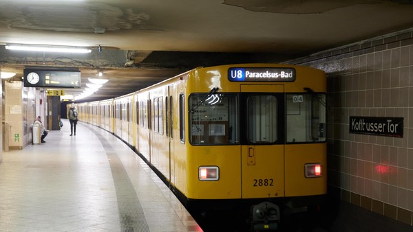 Nach Gewalttat in U-Bahn: Polizei identifiziert 16‑jährigen Tatverdächtigen