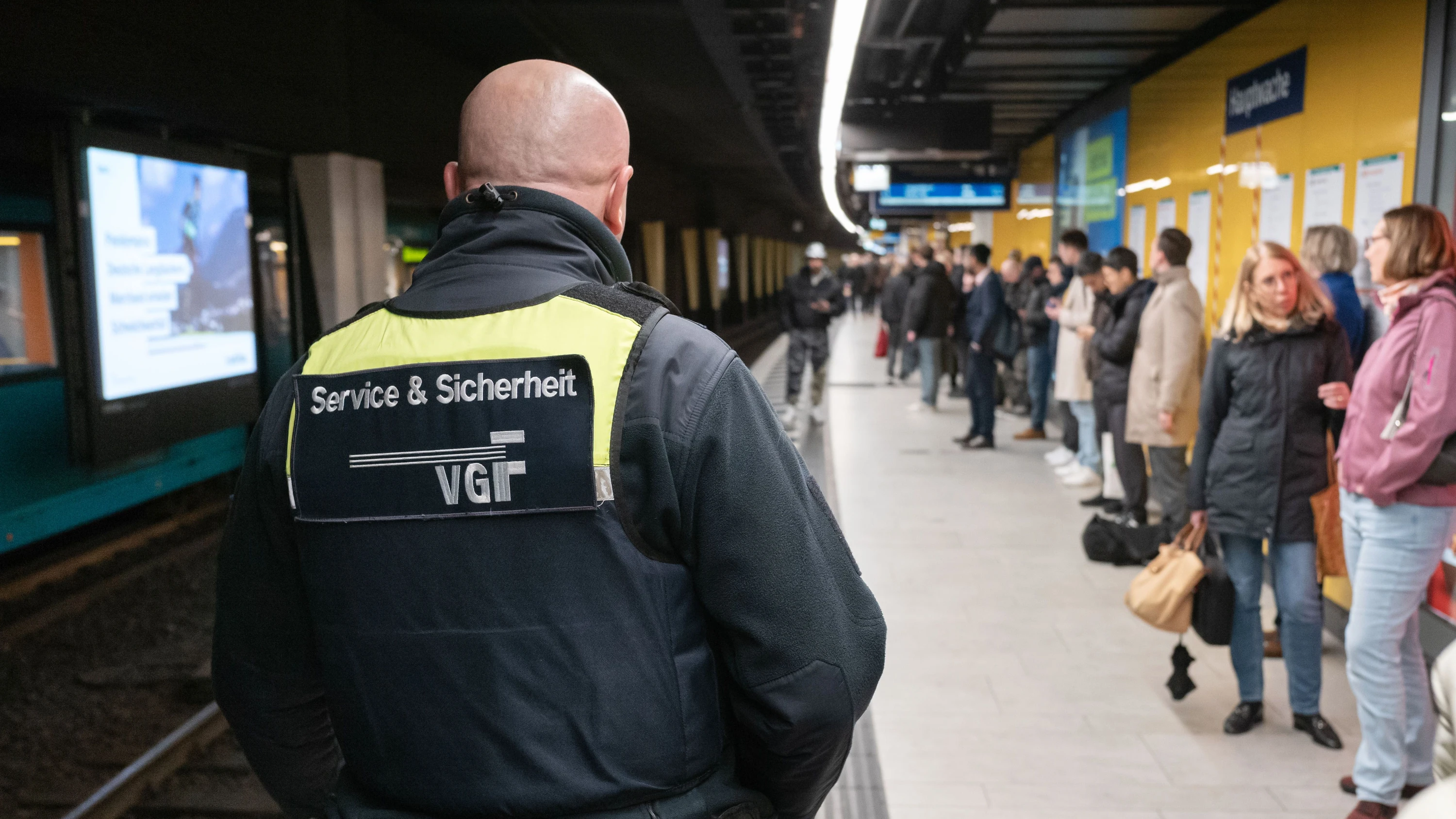 Gemeinsame Streifen: Bodycams in der Frankfurter U-Bahn