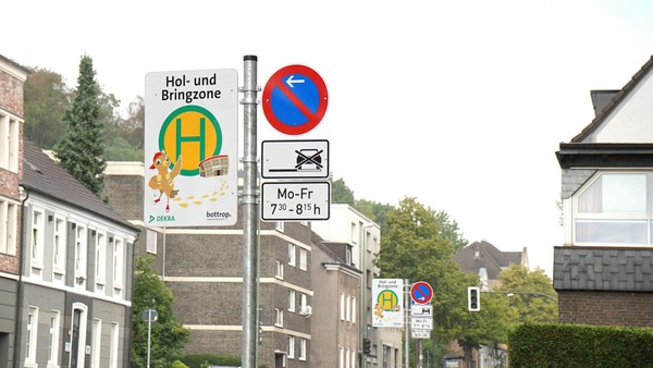Haltestelle für Elterntaxis und Einbahnstraße: Neue Regel an Bottroper Schule