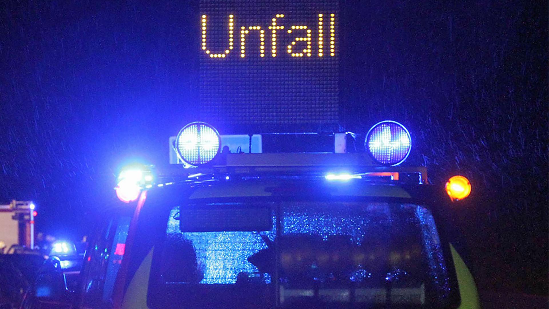 Unfall in der Nacht: Auto erfasst Radfahrer in der Sternschanze