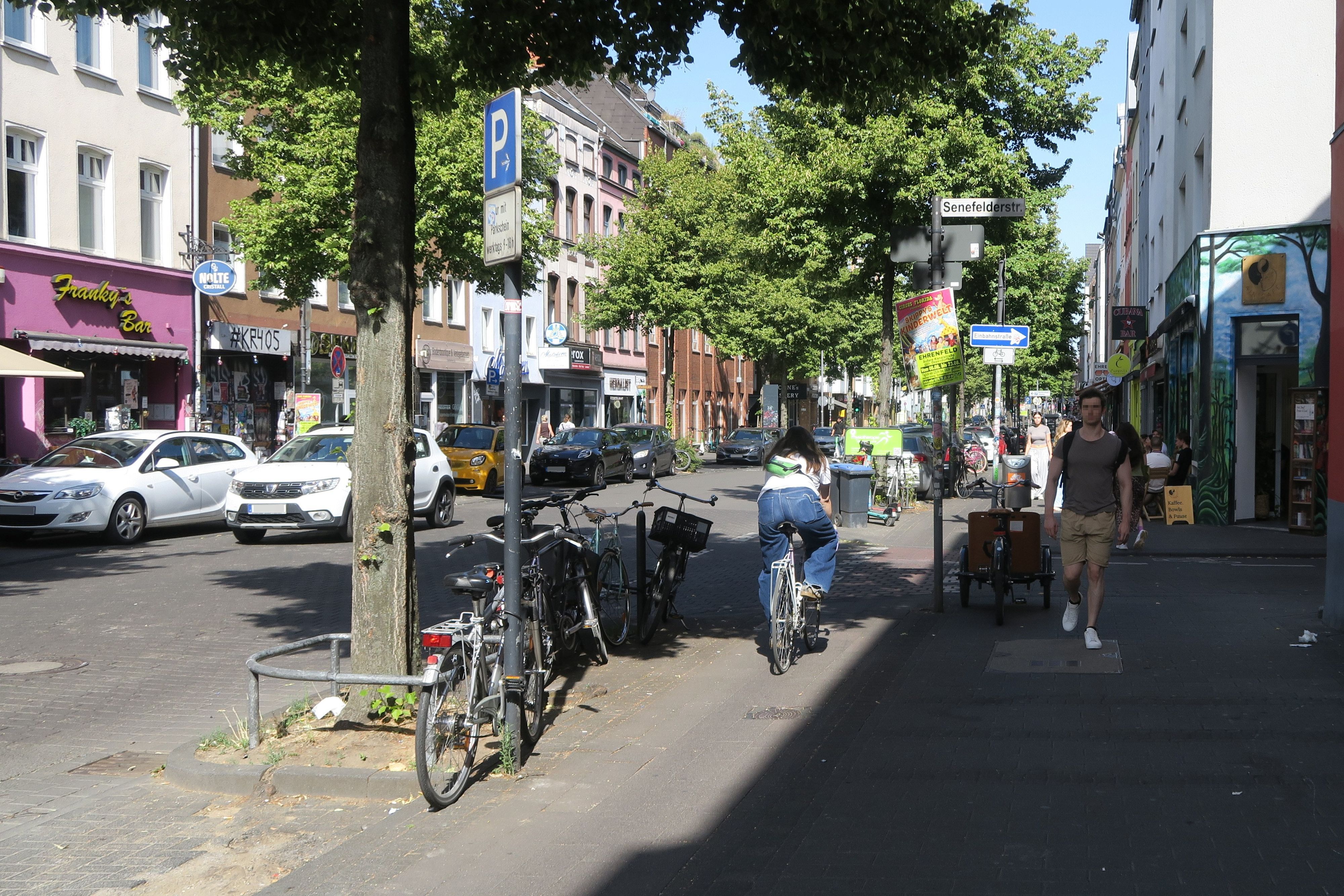 Sicherheitsbedenken: Ehrenfelder Lokalpolitiker fordern Entfernung alter Radweg-Markierungen
