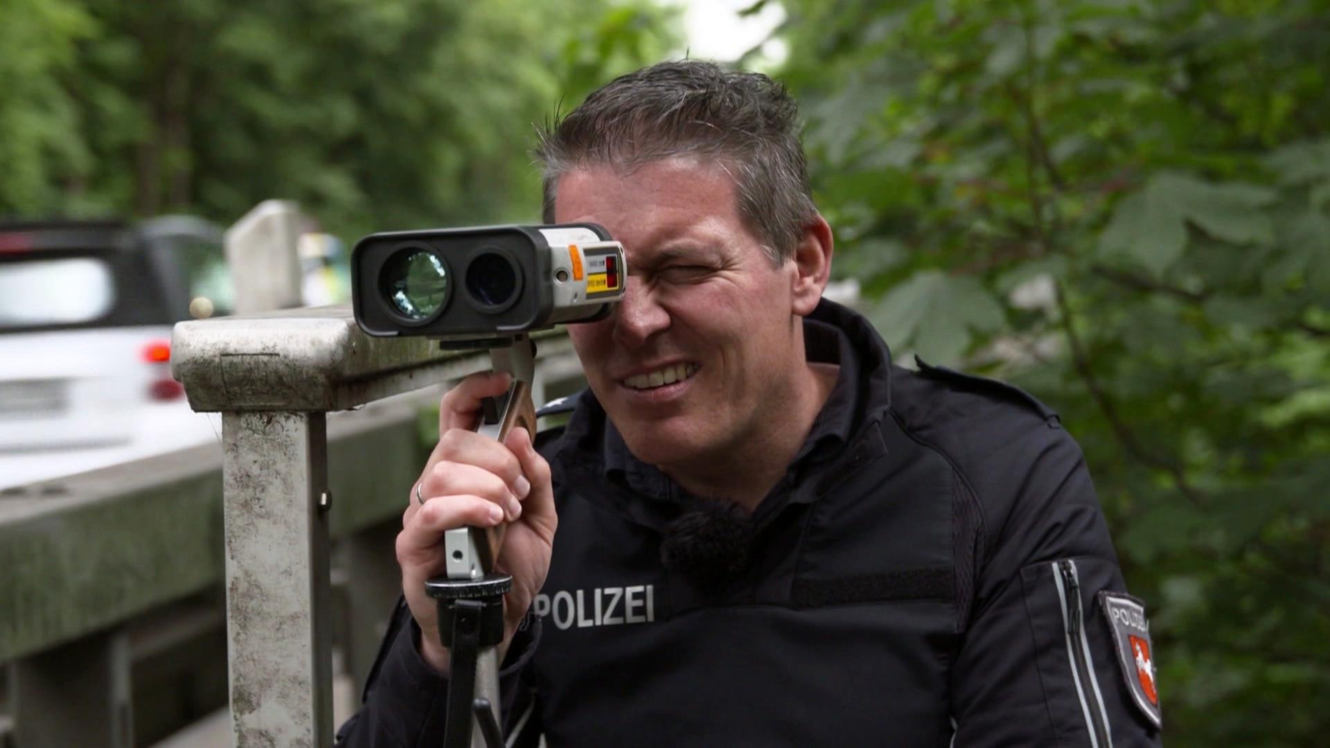 Raser im Visier - Mit Blitzer gegen Tempo-Sünder