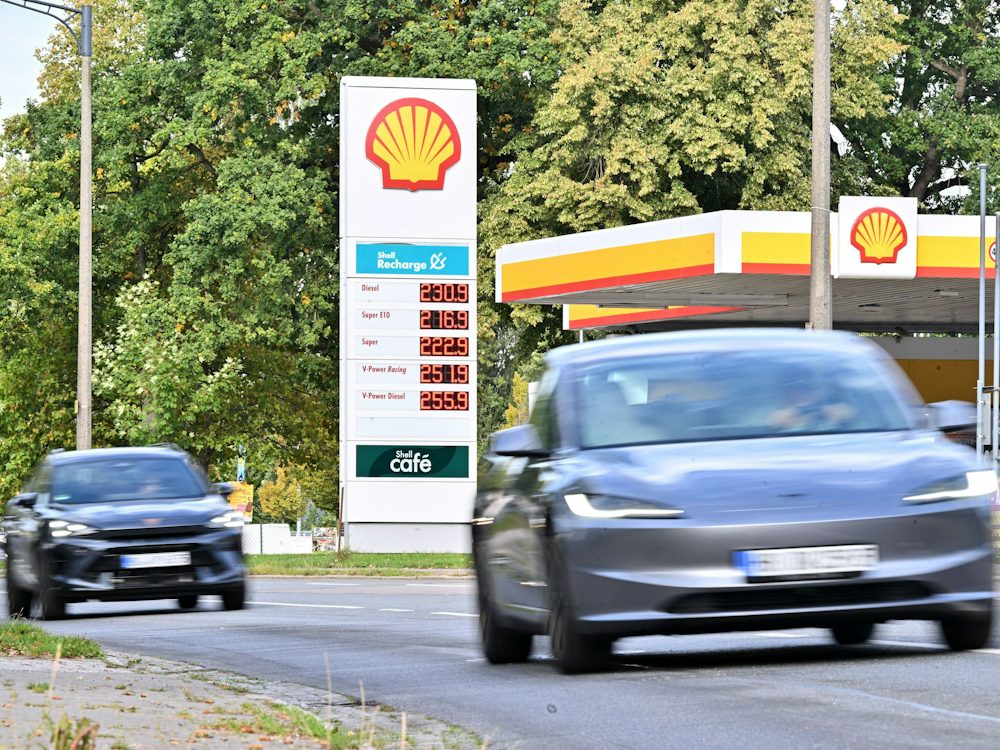 Newsblog zur Bundespolitik: Tankrabatt ist gestartet