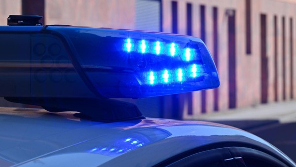 Verkehrsunfall in Nikolassee: Radfahrer stirbt – Polizei sucht Zeugen