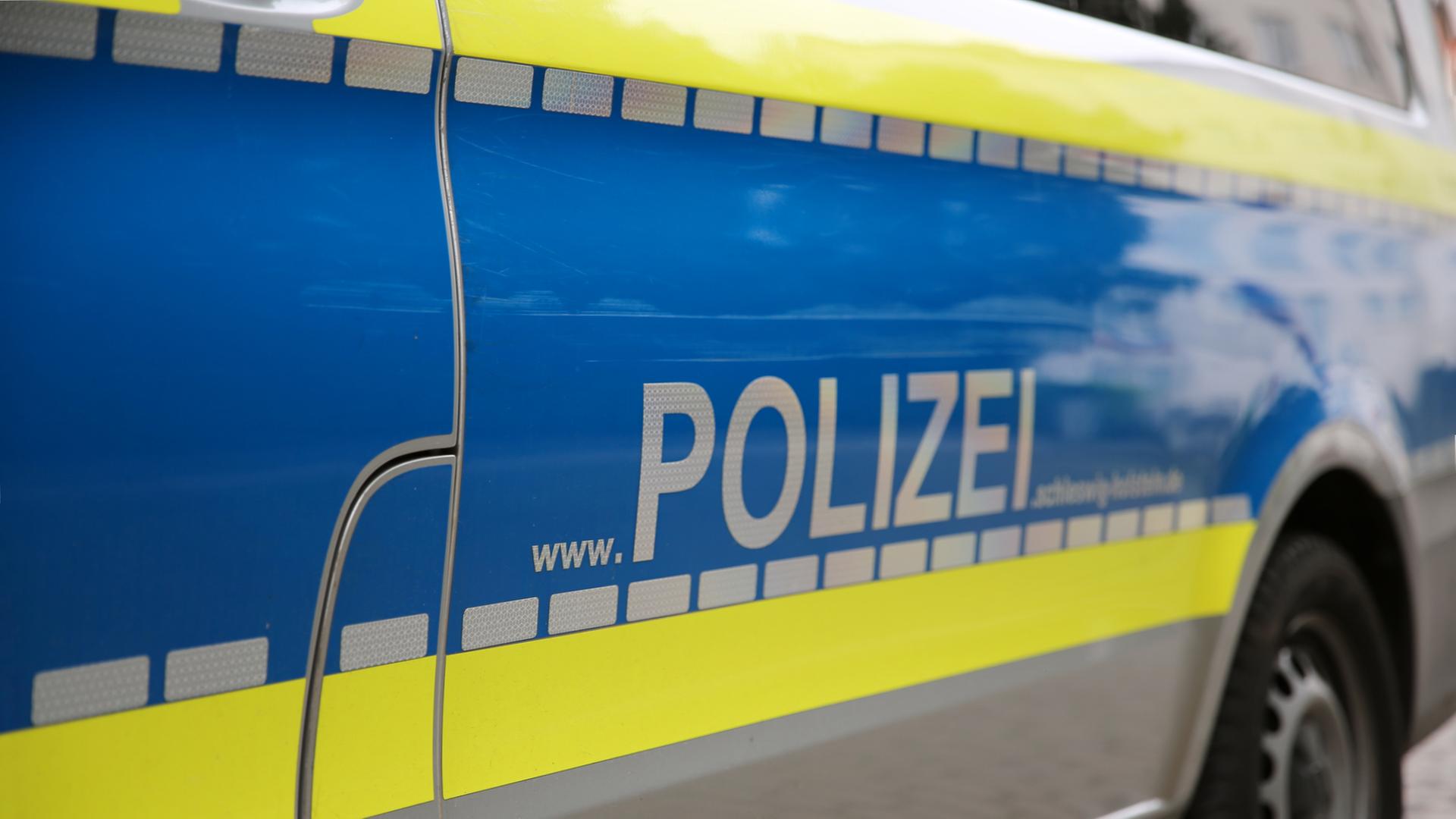 A20 bei Lübeck: Reifenwechsel auf Seitenstreifen endet tödlich