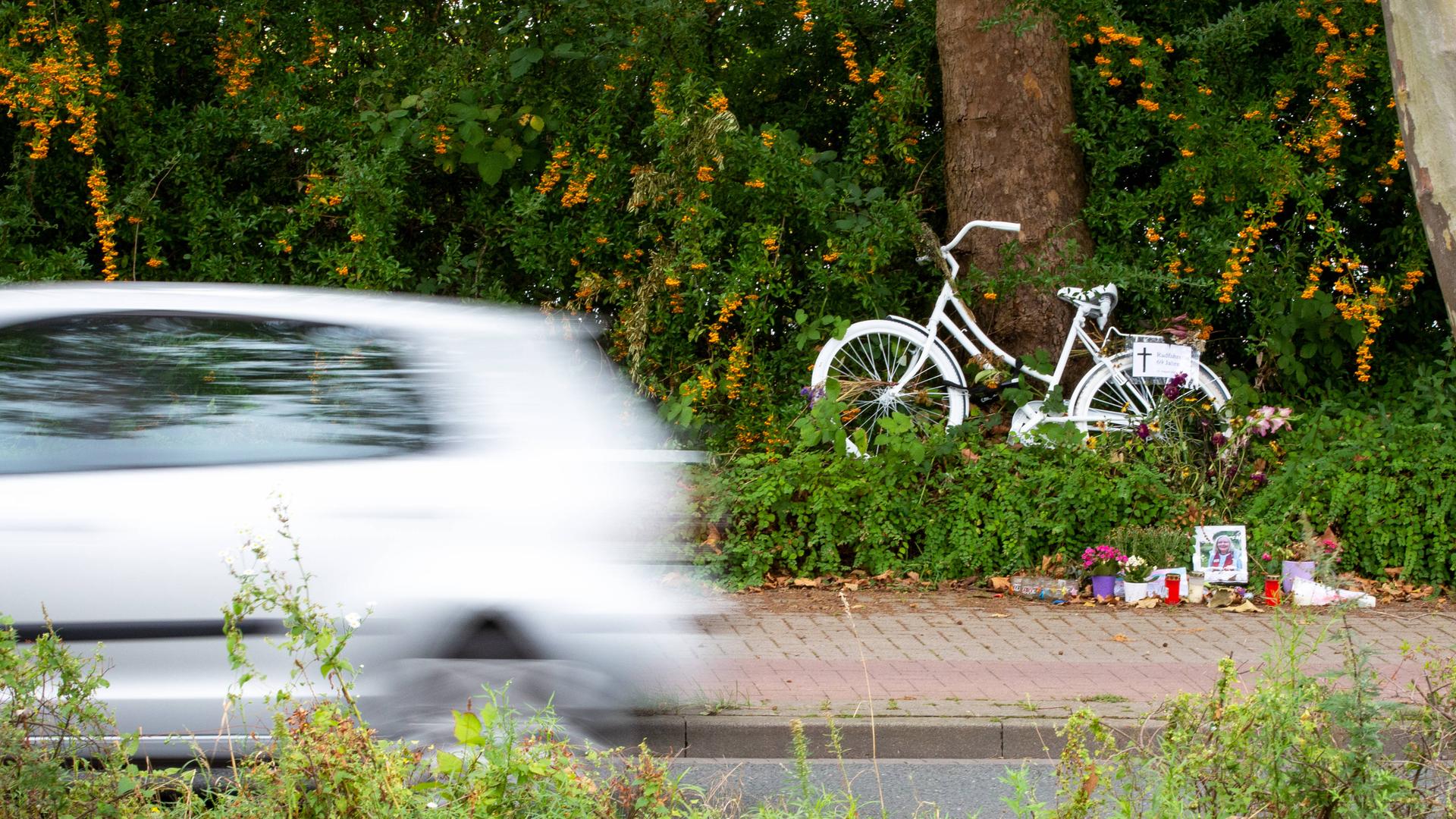 Notlenkung statt nur Notbremsung: Automatisches Manöver soll Verkehrsunfälle abmildern