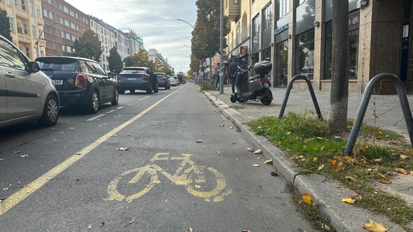 Erfolg für Radfahrer: Radweg auf der Kantstraße bleibt vorerst