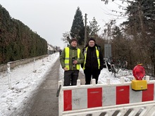 Schluss mit den „Elterntaxis“: Mahlsdorfer sperren Schulweg für Autos