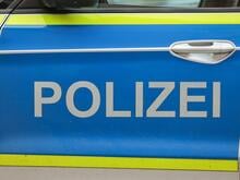 Schwerer Unfall in Berlin-Charlottenburg: Lkw fährt Radfahrer beim Abbiegen an