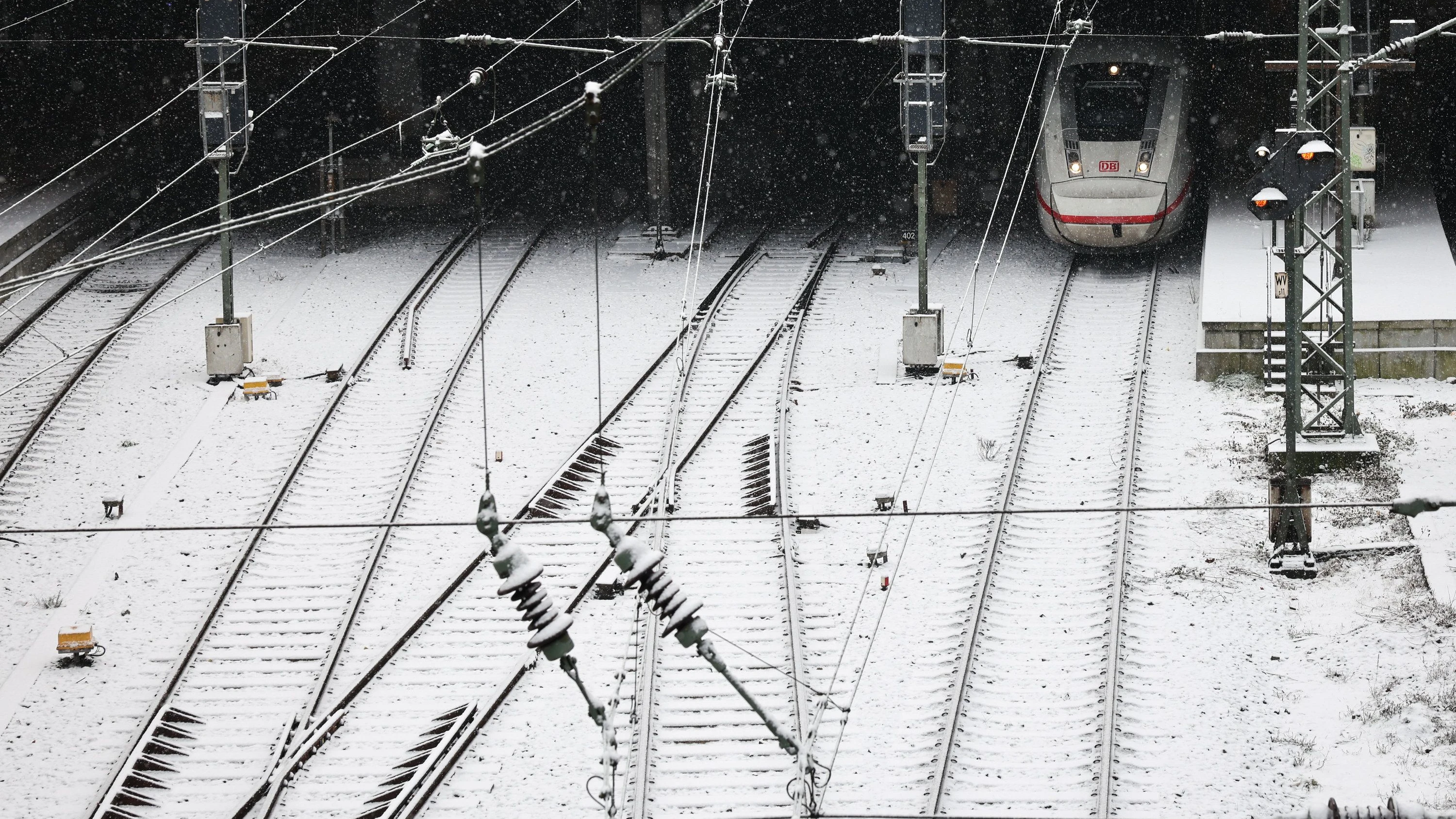 Auf unbestimmte Zeit: Bahnsanierung Hamburg-Berlin dauert länger als geplant