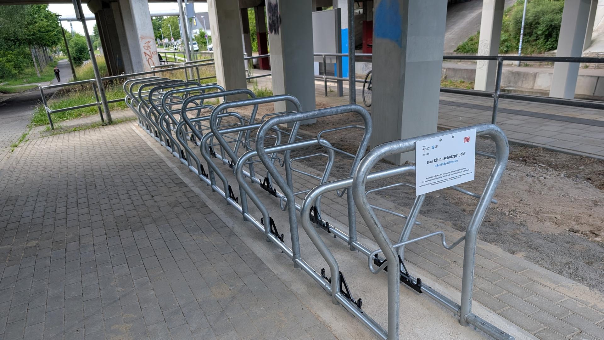 Haltepunkt Schwerin-Wüstmark: Mehr Abstellmöglichkeiten für Fahrräder