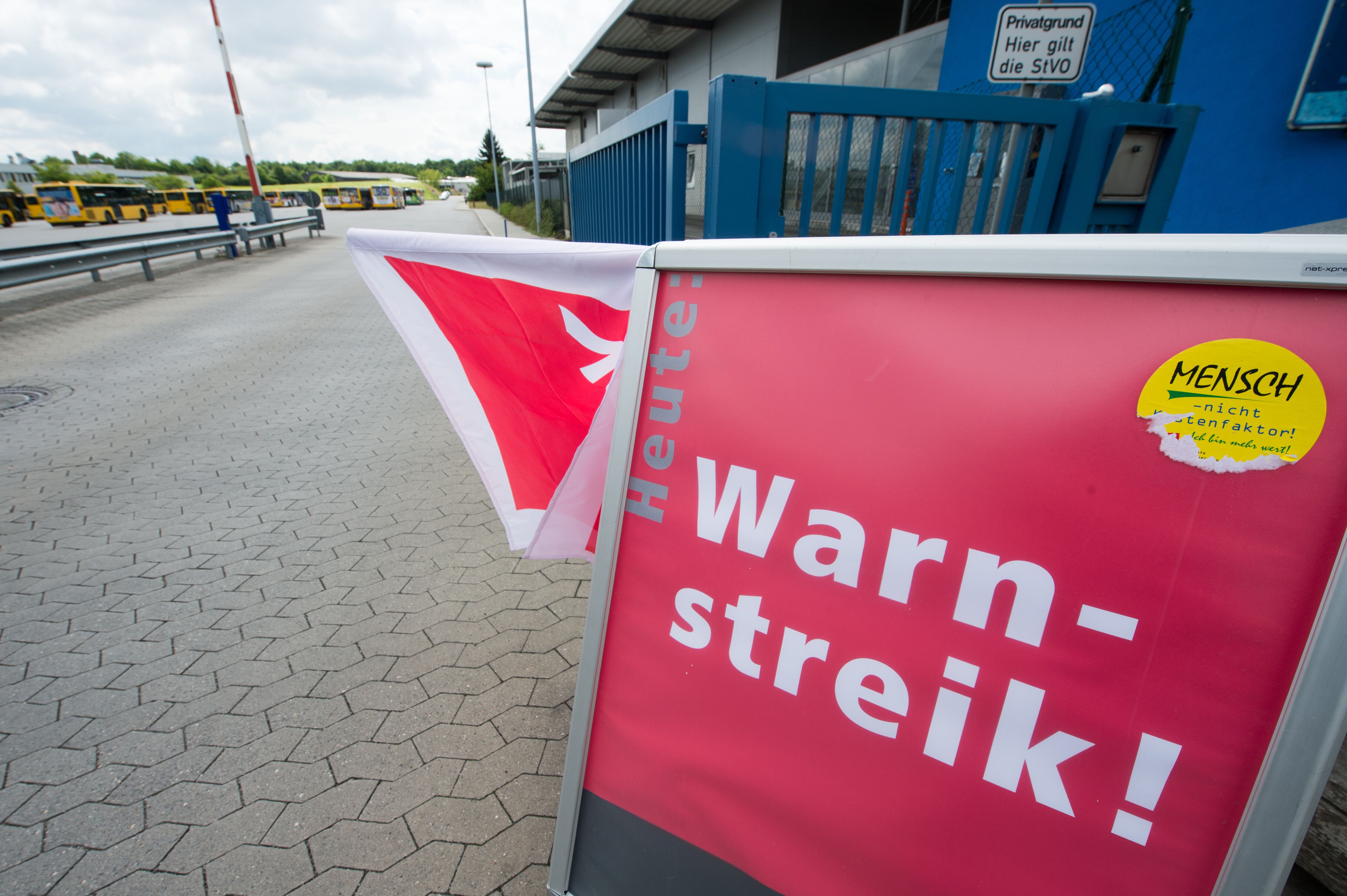 Neue Warnstreiks im kommunalen Nahverkehr in vier Städten