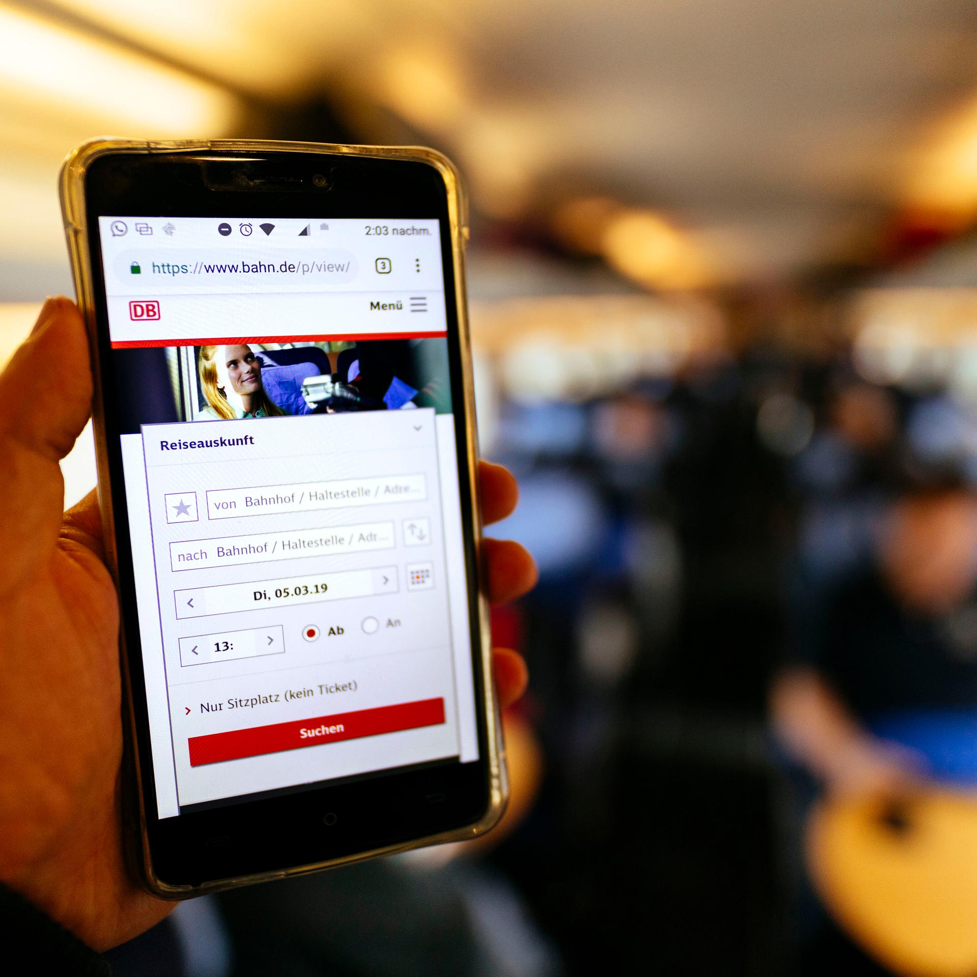 Buchungssysteme gestört - BSI-Chefin Plattner: Hacker-Angriff auf Deutsche Bahn war "unglaublich breitbandig"