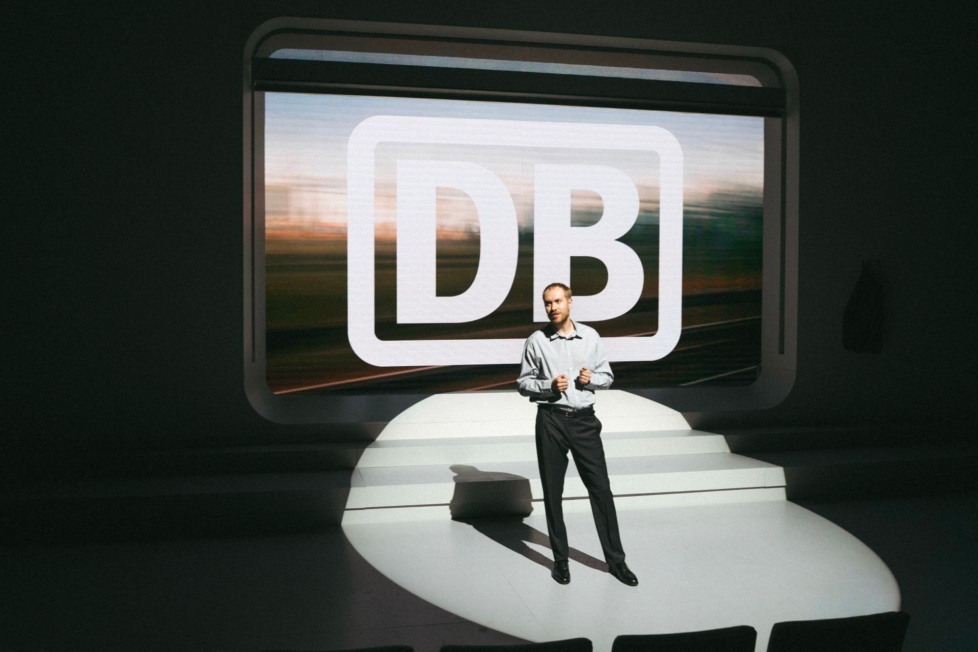 Schauspiel Köln: Warum die Deutsche Bahn auf der Strecke bleibt