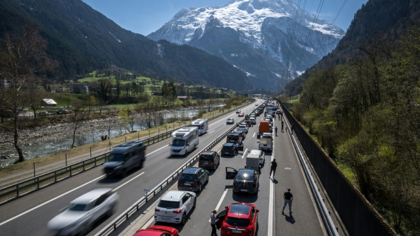 Staureiches Wochenende: Herbstferien in elf Bundesländern – ADAC warnt vor vollen Autobahnen
