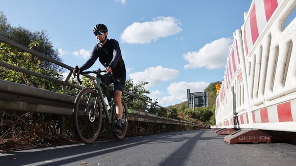 Herbeder Straße in Witten: So rollt es sich auf dem neuen Radweg entlang der Ruhr