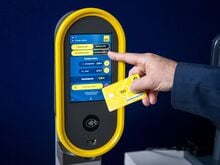 Fahrkarten für Bus und Bahn: Kontaktlos bezahlen: BVG will neue Ticketautomaten einführen
