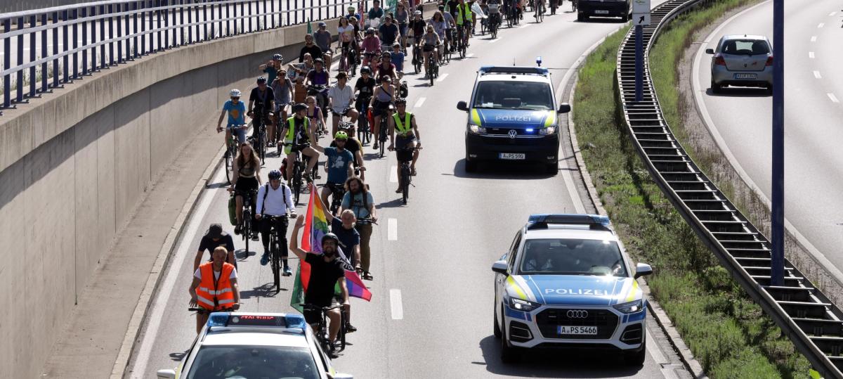 B17 schon wieder dicht: Fahrraddemo sorgt am Sonntag für Behinderungen