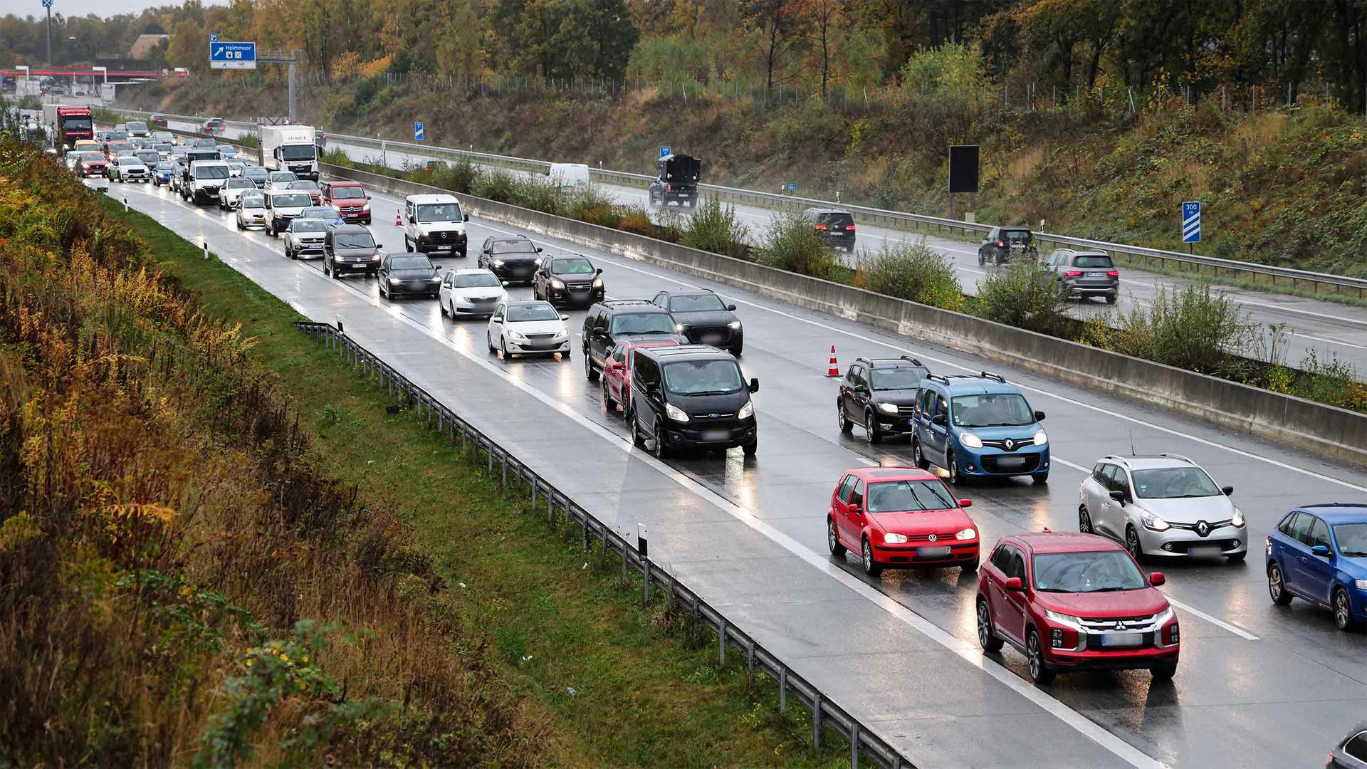 Herbstferien im Norden: ADAC warnt am Wochenende vor Staus