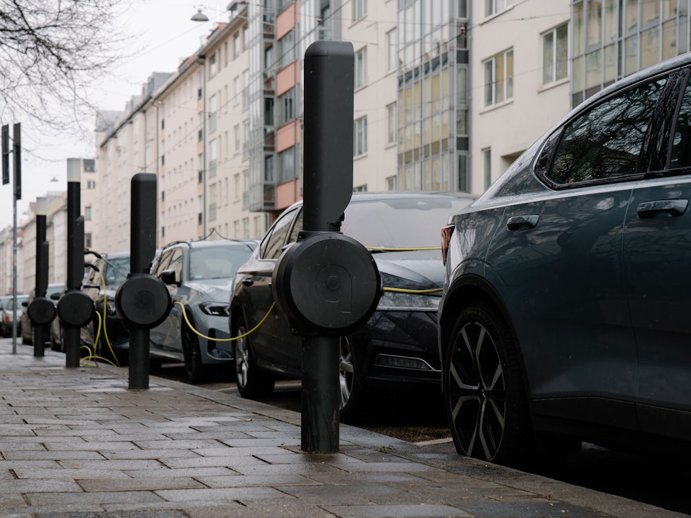 Verkehrswende: Wann gibt es neue Ladesäulen für E-Autos in München?