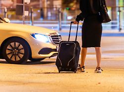 Sicherheit als oberste Priorität: Fahrdienste für Frauen gegen die nächtliche Angst 