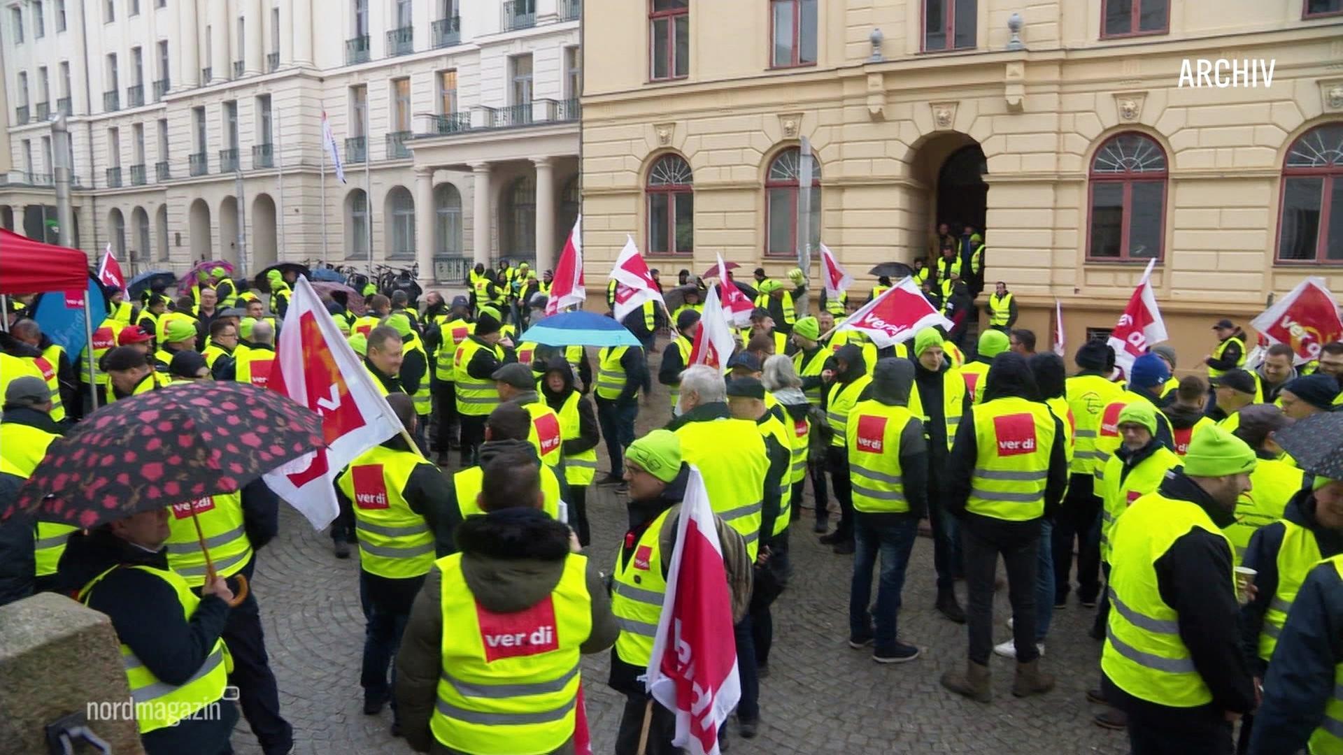 Warnstreik im Nahverkehr: Ver.di ruft für Freitag zum Arbeitskampf auf