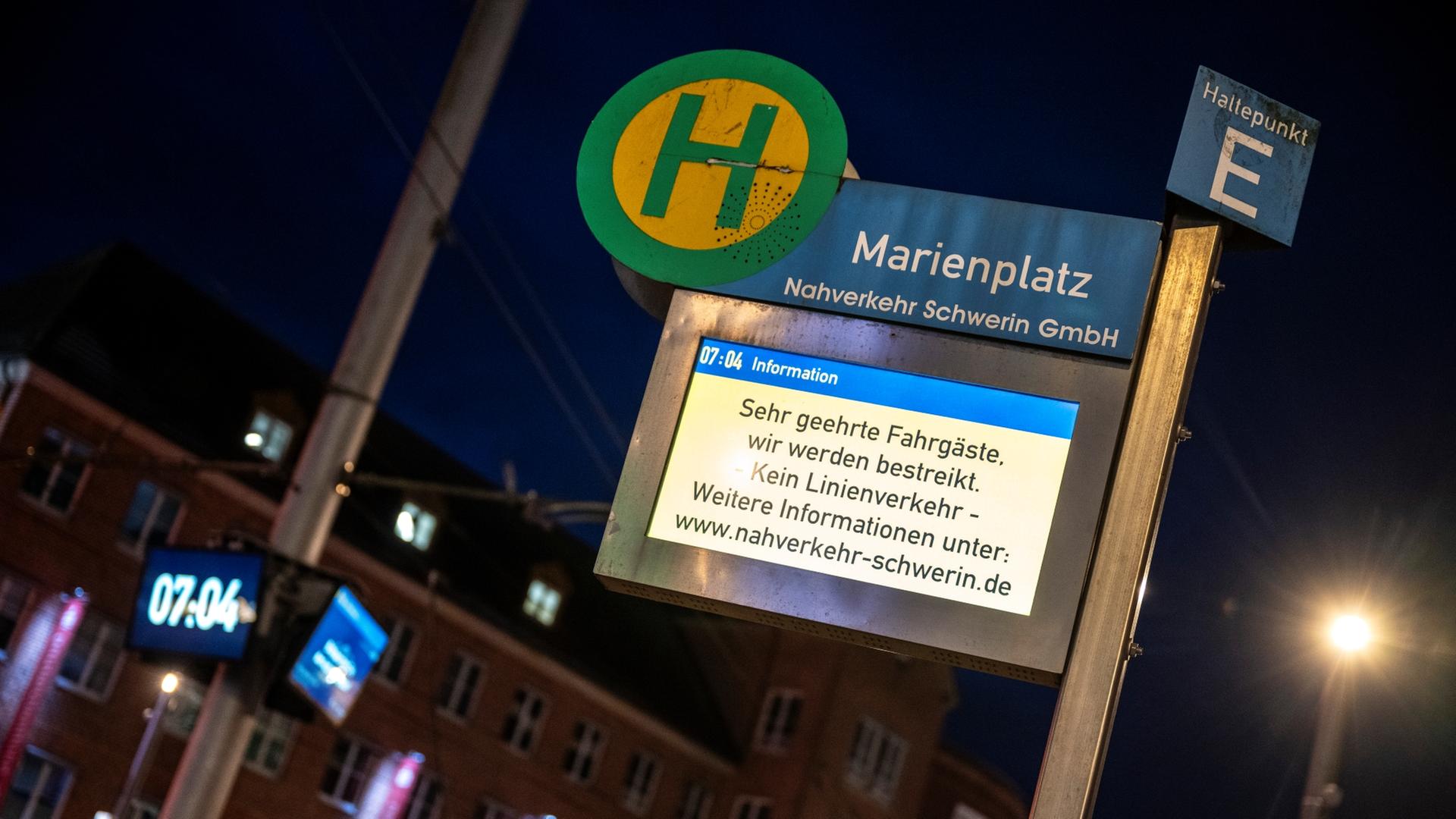 Busausfälle wegen Warnstreik im Nahverkehr in MV am Freitag