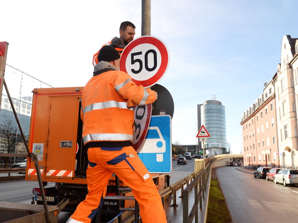 Mittlerer Ring: Baureferat montiert Tempo-30-Schilder an der Landshuter Allee