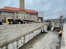 Berlins großes BVG-Drehkreuz: Schandfleck am Rathaus Spandau wird abgerissen