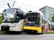 Jahrelanges Warten auf die Reparatur: BVG sucht Werkstatt für Berliner Unfall-Trams