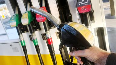 Ölpreise steigen: Diesel knackt die Zwei-Euro-Marke