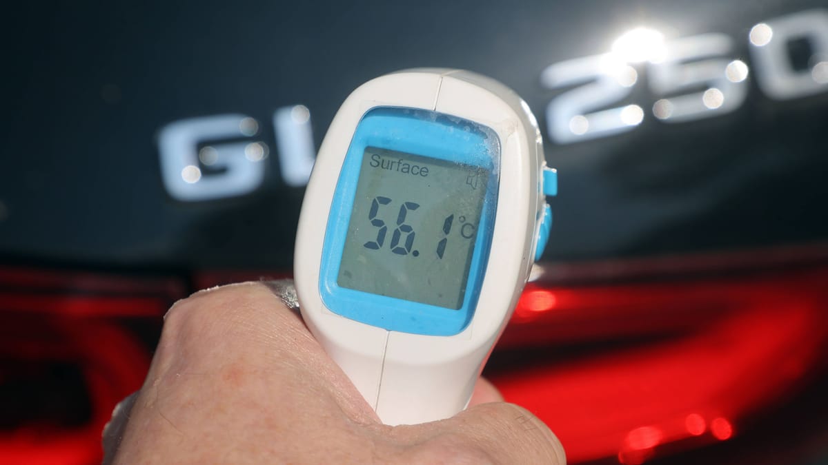 ADAC: Günstige Halbgarage schützt Auto am besten vor Hitze