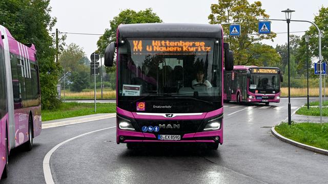 Nahverkehr Hamburg-Berlin: Investor-Streit: Bus-Chaos zwischen Hamburg und Berlin