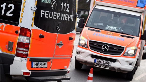Pkw fährt gegen HVV-Bus – Unfall sorgt für Stau im Feierabendverkehr