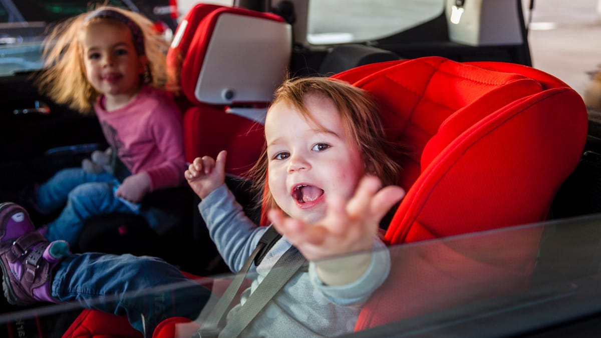 Kindersitz-Kauf: Diese Fehler gefährden Ihr Kind im Auto