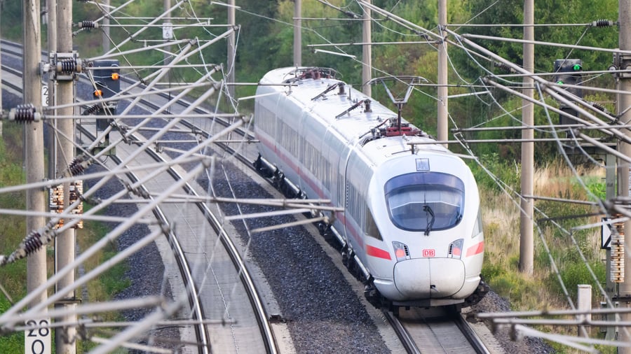 Deutsche Bahn: Bahn macht laut Bericht wegen Fernverkehr Milliardenverlust