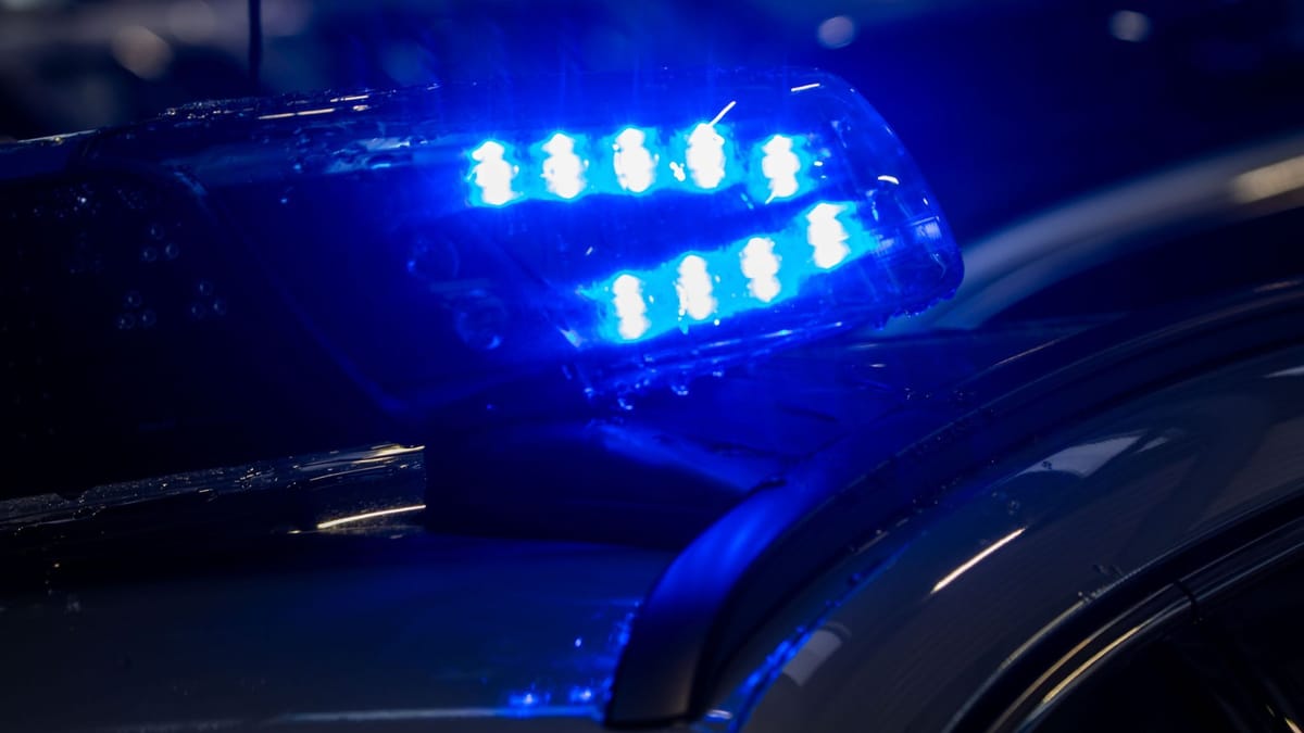 Frankfurt am Main: Junger Raser zerstört drei Autos