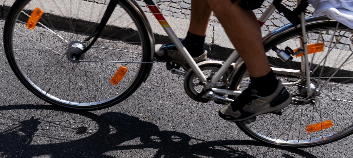 Radfahrerin wird bei Unfall verletzt