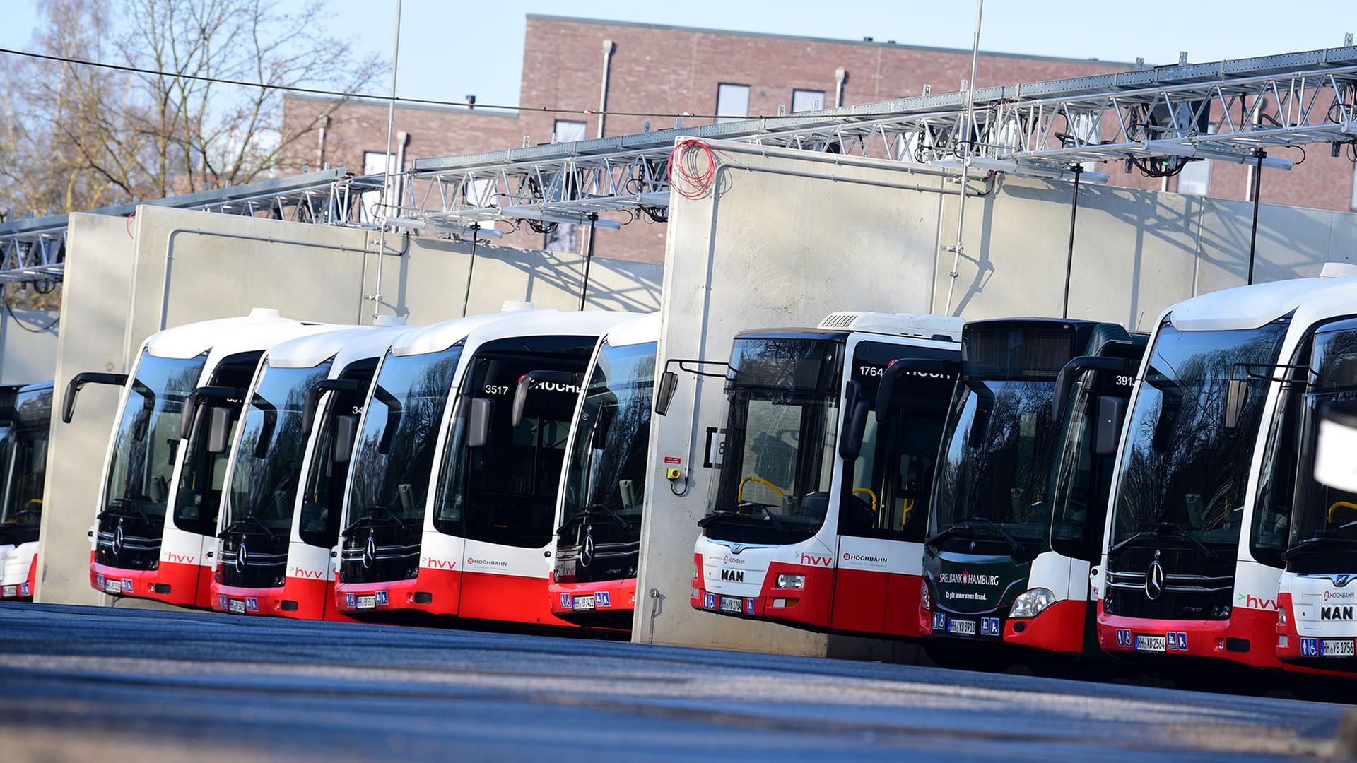 Ver.di ruft für Donnerstag zu neuen Warnstreiks im Nahverkehr auf