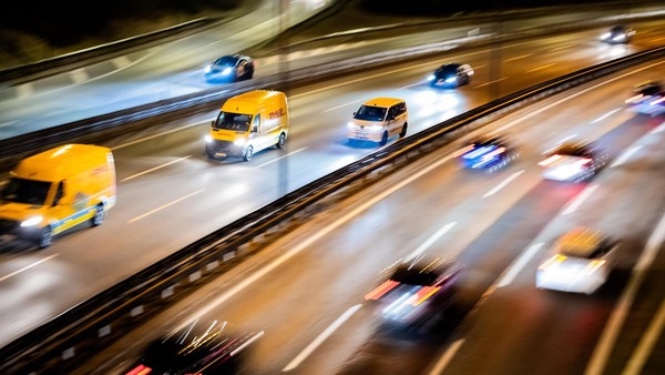 Internationale Experten raten zu Tempolimit und Homeoffice – aus diesem Grund