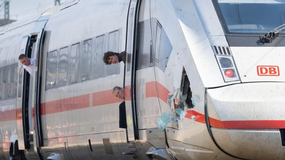 Deutsche Bahn: ICE fährt gegen Bagger – Zugchaos in Deutschland